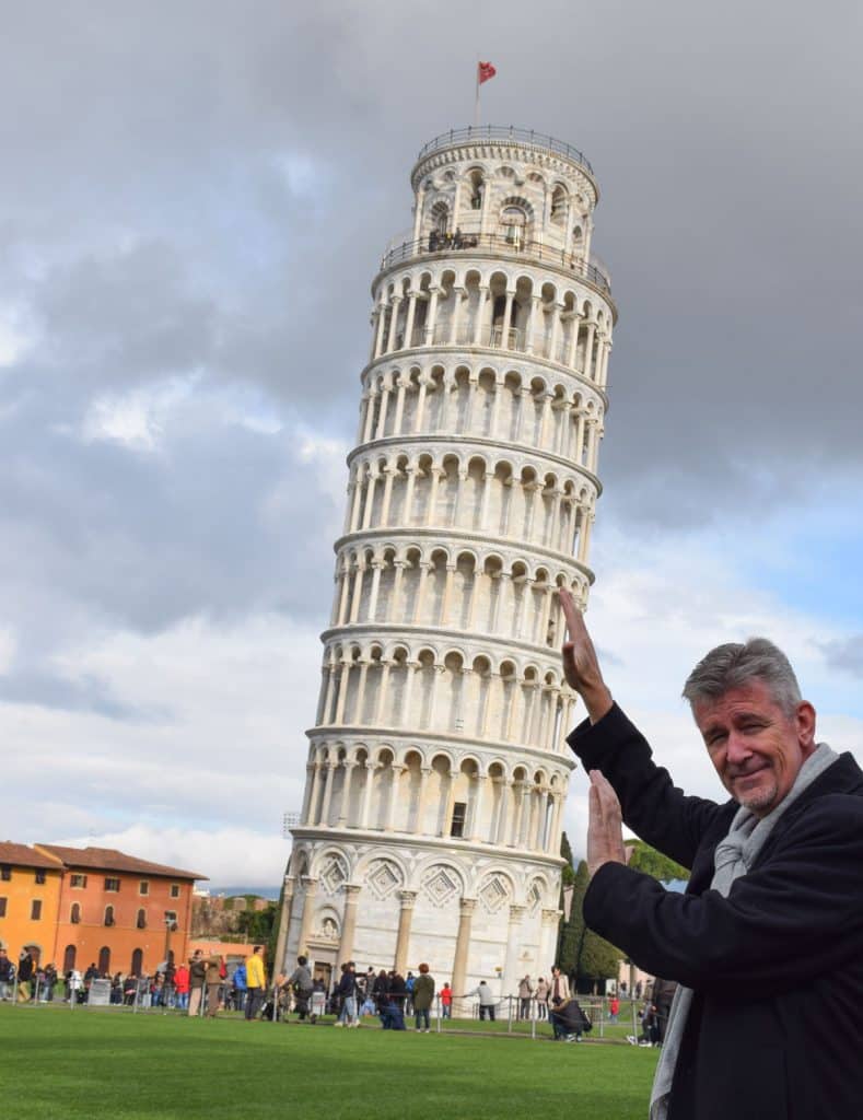 Leaning Tower of Pisa photo