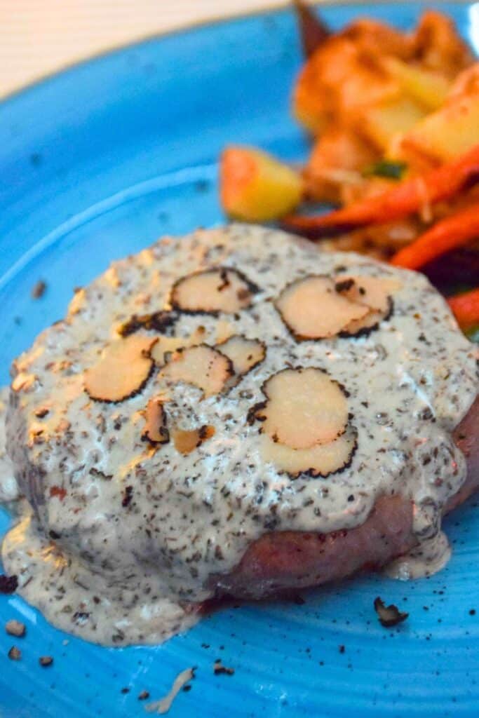 Filet topped with truffles