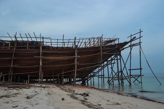 Sulawesi Boat builders Tana Beru Indonesia